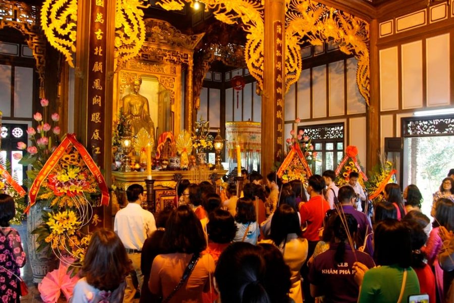 Tour du lịch huế 1 ngày (Chín Hầm – Đền Huyền Trân Công Chúa – Cầu Ngói Thanh Toàn)
