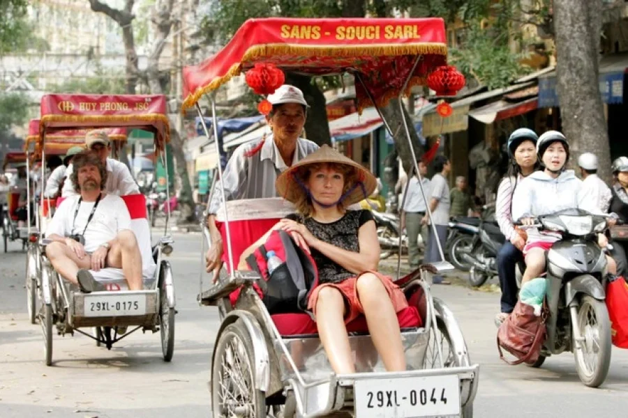 Dạo Chơi Huế Bằng Xe Xích Lô – Khám Phá Vẻ Đẹp Cố Đô