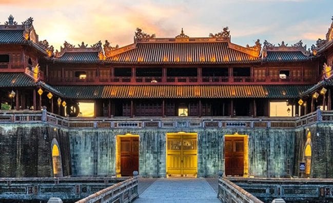 Xe hợp đồng du lịch huế (1 ngày)