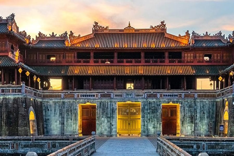 Xe hợp đồng du lịch huế (1 ngày)