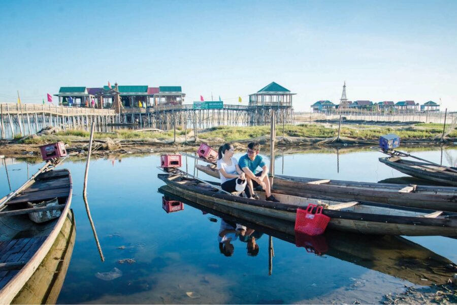 Xe Riêng Du Lịch Huế – Khám Phá Cầu Ngói Thanh Toàn, Rừng Ngập Mặn Rú Chá, Đầm Chuồn