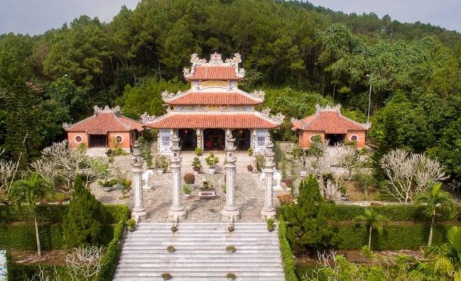 Tự chọn điểm tham quan (Đại nội, Thiên mụ, chợ đông ba, làng hương….. )