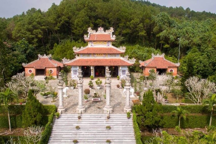 Tự chọn điểm tham quan (Đại nội, Thiên mụ, chợ đông ba, làng hương….. )